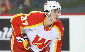 Шайба Кузнецова помогла "Калгари" обыграть "Айлендерс" в НХЛ