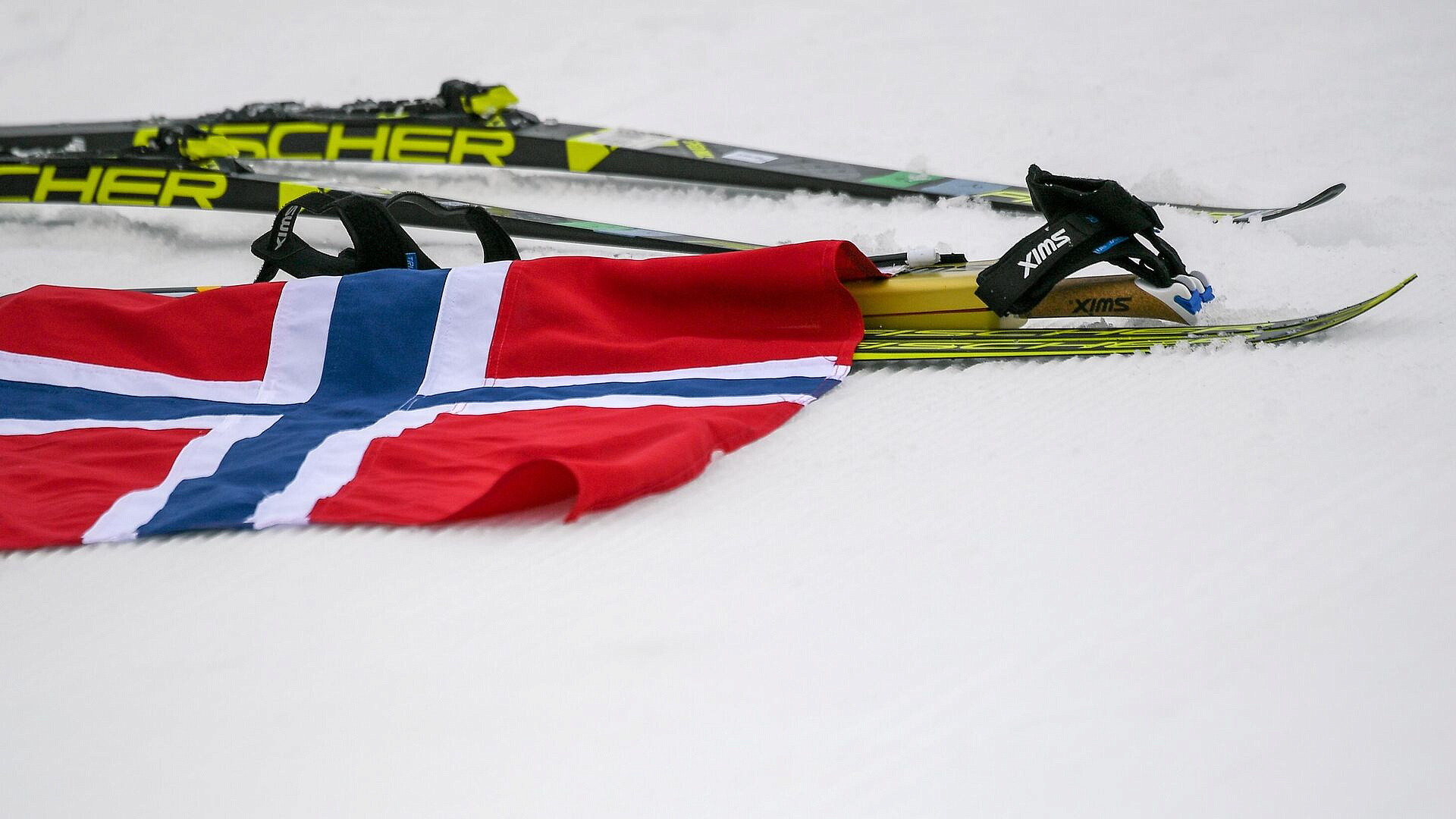 Норвежские лыжницы выиграли эстафету на Олимпийских играх в Италии