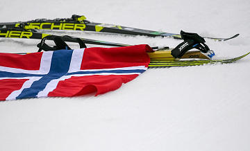 Норвежские лыжницы выиграли эстафету на Олимпийских играх в Италии