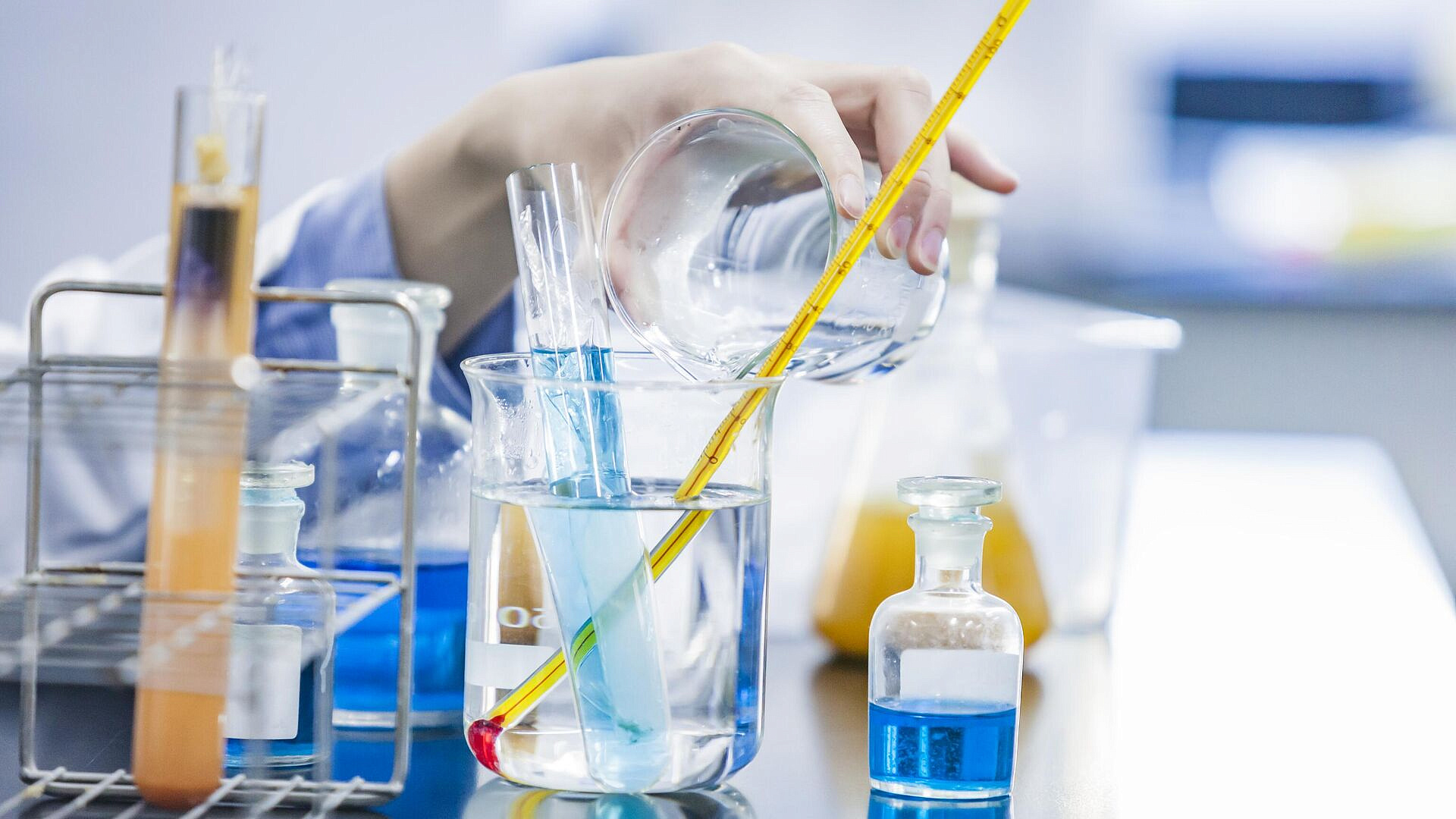 ���������� ��������� � �������� ������-����������� �������