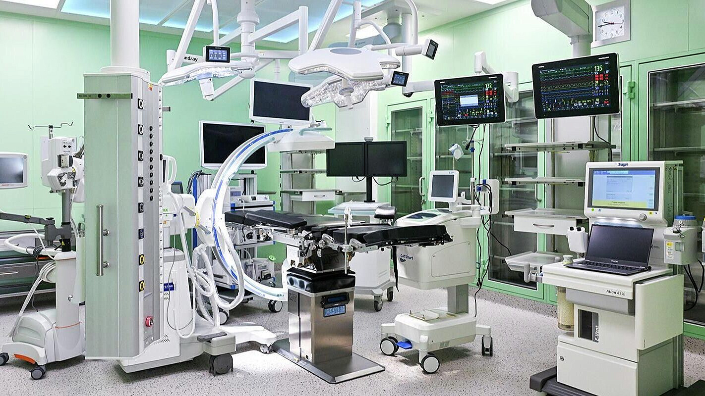 Москвичам с аритмией бесплатно устанавливают кардиовертеры-дефибрилляторы