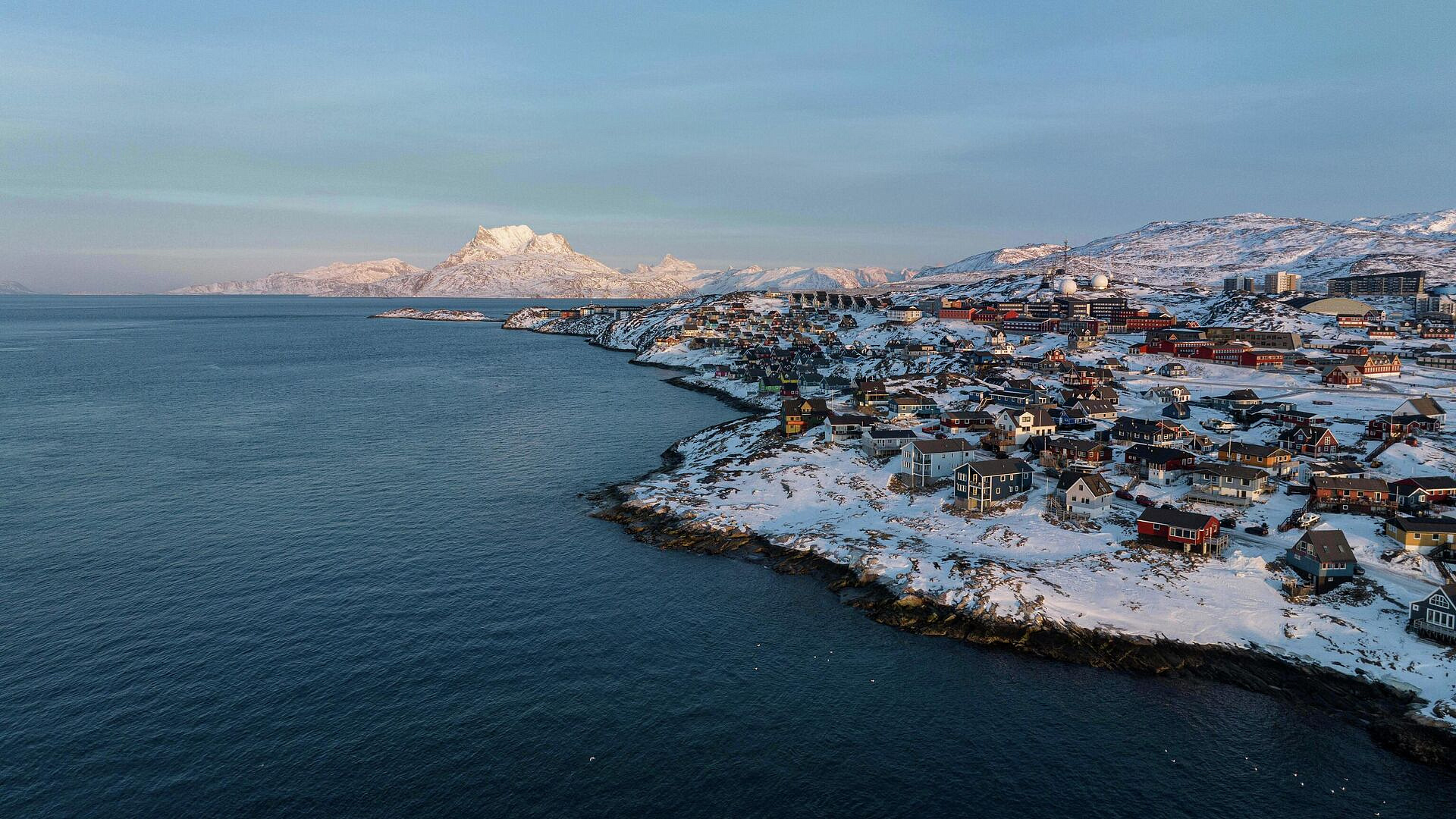 Экс-президент Исландии заявил, что российских судов нет в водах Гренландии