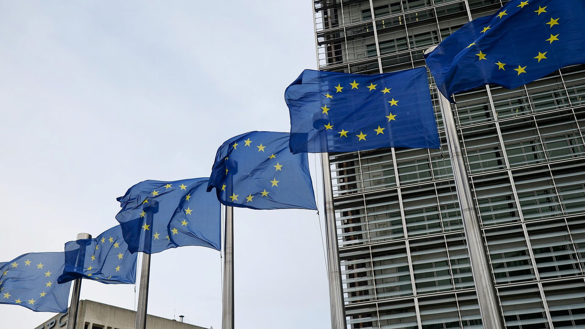 ЕС хочет отменить экономические санкции против Сирии ЕС хочет отменить экономические санкции против Сирии