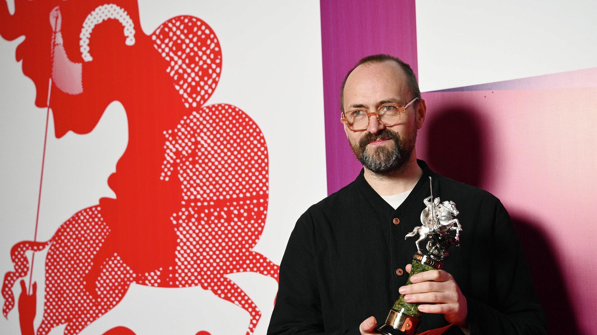 Антон Бильжо получил приз ММКФ как лучший режиссер за фильм "Выготский"