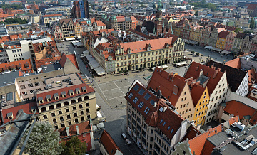 Консульство Украины во Вроцлаве забросали яйцами и облили краской