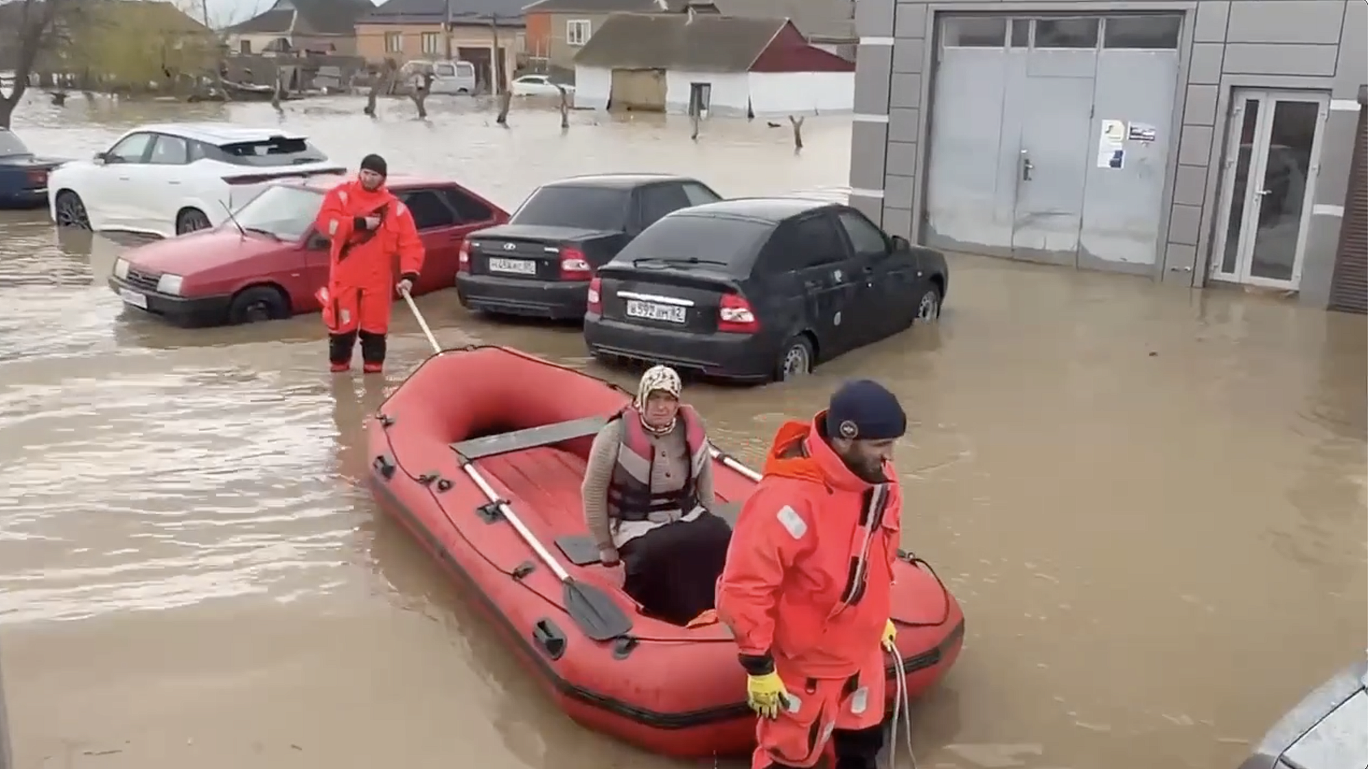В Хасавюртовском районе Дагестана эвакуировали более 1400 человек