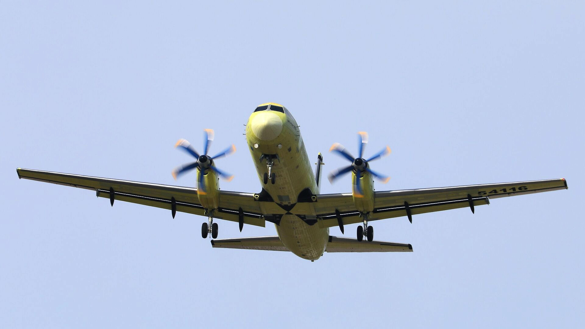 Трутнев поручил проработать возможность удешевить Ил-114-300