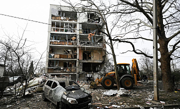 В Севастополе частично демонтируют поврежденную при взрыве пятиэтажку