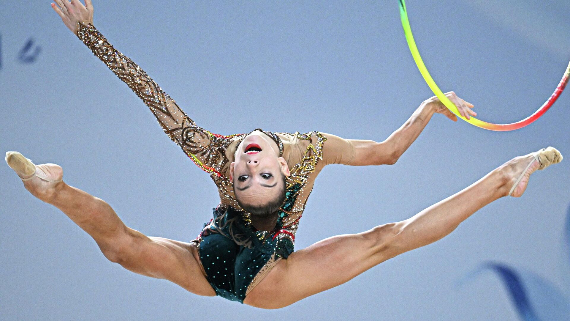 Возвращение российских гимнасток усилит конкуренцию на КМ, считает тренер