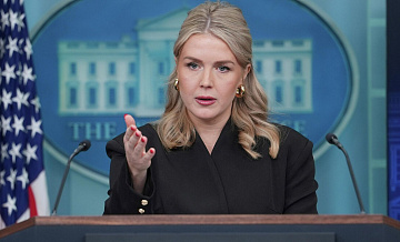 Трамп сохраняет много вариантов действий против Ирана, заявила Левитт