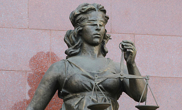 Двоих жителей Москвы арестовали на 15 суток за срыв агитационных плакатов