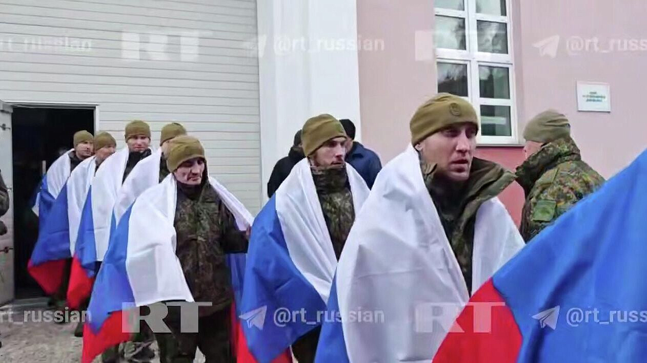 Вернувшиеся из украинского плена российские военные созвонились с родными