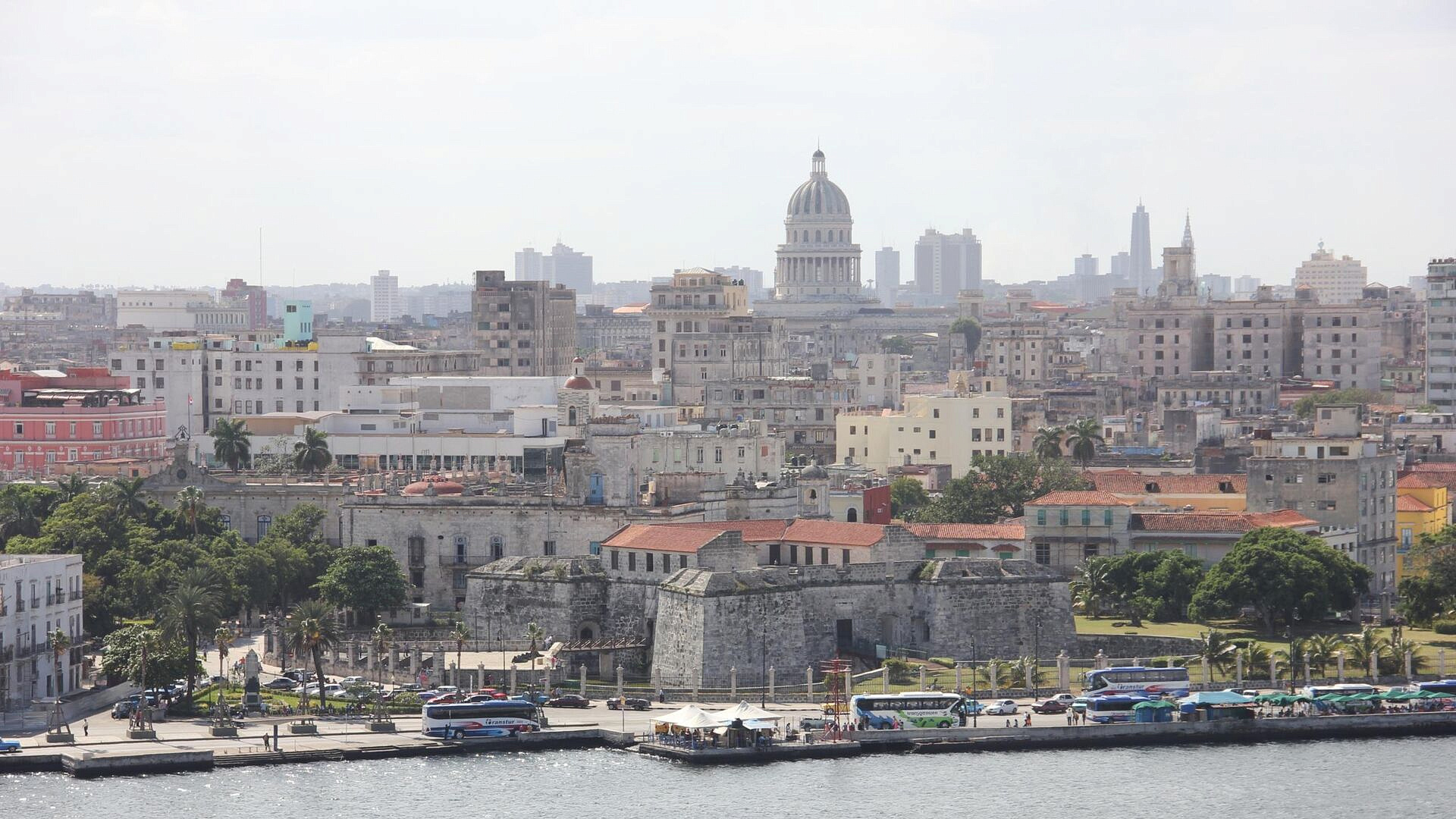 Коста-Рика закрывает посольство на Кубе