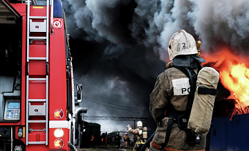 В Калининградской области загорелся чердак в производственном здании