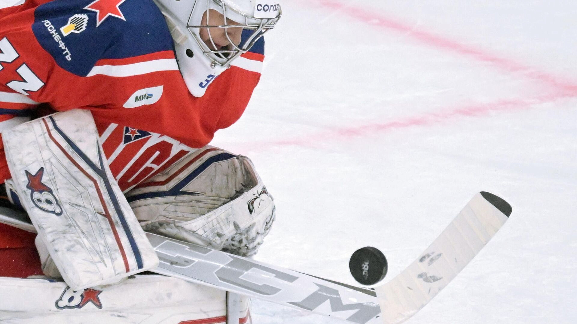 Гамзина из ЦСКА впервые признали лучшим вратарем недели в КХЛ