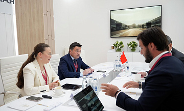 Воробьев обсудил на ПМЭФ развитие Light Industrial в Подмосковье