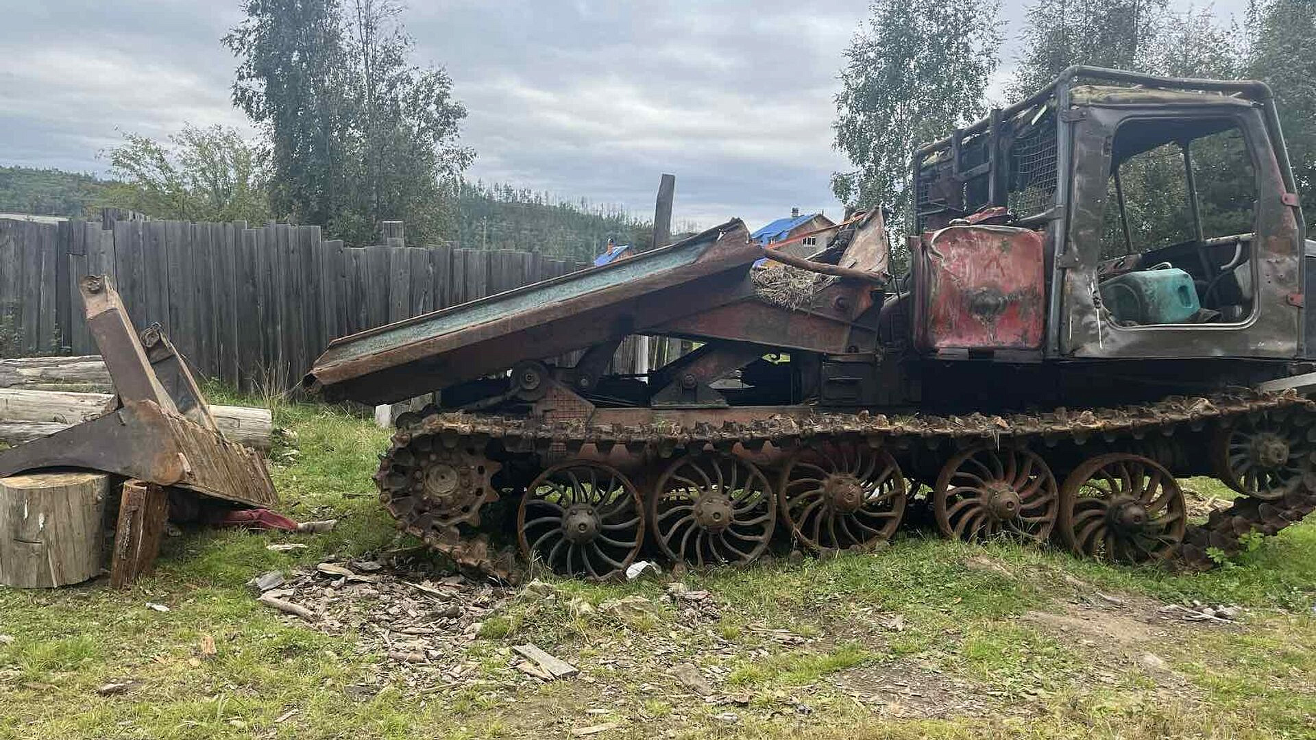 В Бурятии отвал от трактора насмерть придавил девочку