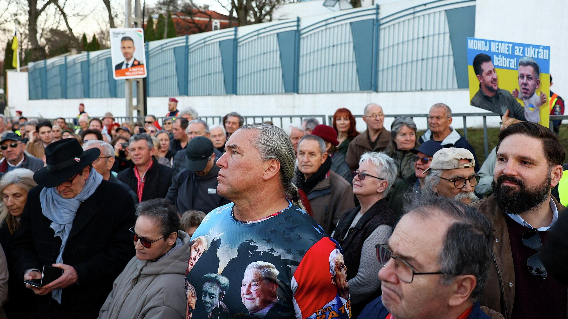 У посольства Украины в Будапеште прошла акция протеста