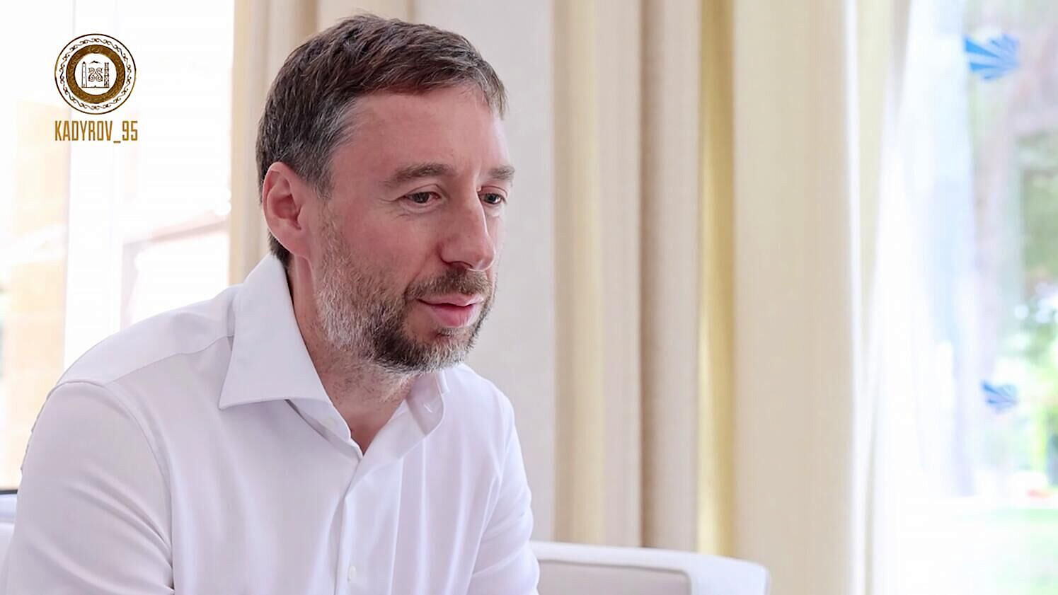 Владислав Бакальчук намерен помириться с женой, заявил адвокат