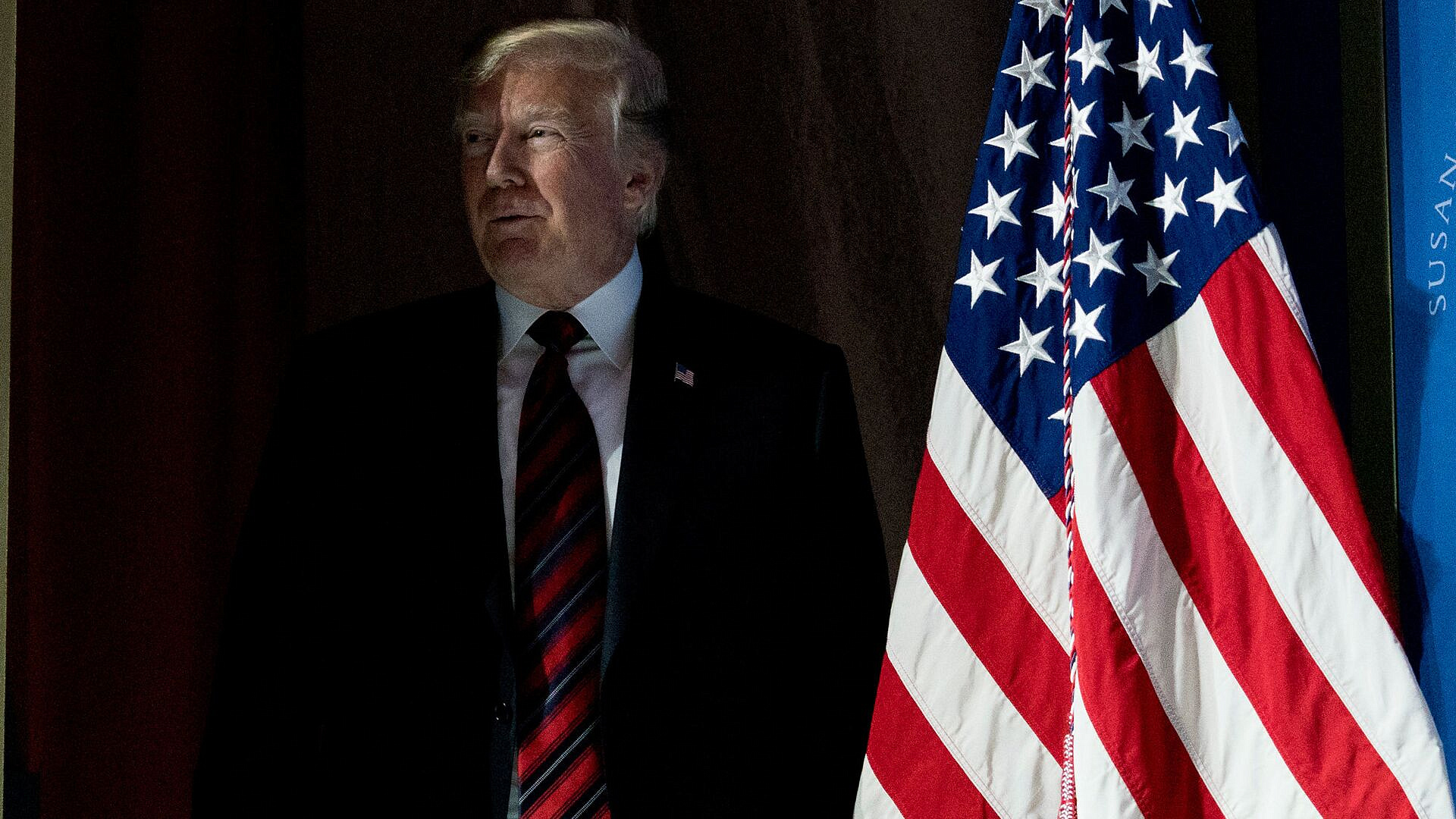 Суд обязал команду Трампа возобновить иностранную помощь