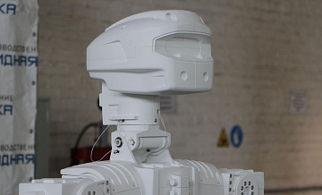 Клинцевич допустил появление на поле боя антропоморфных роботов