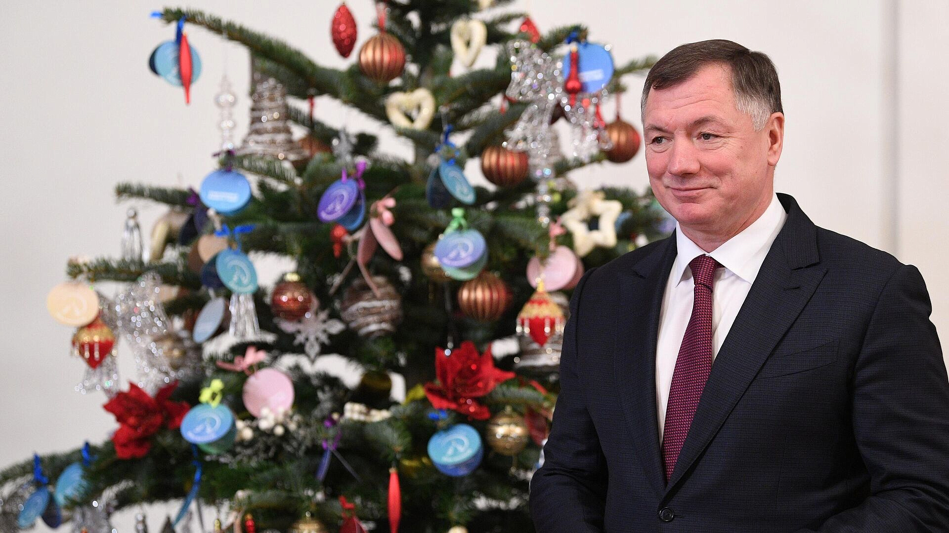 Хуснуллин исполнил новогоднюю мечту мальчика из ЛНР