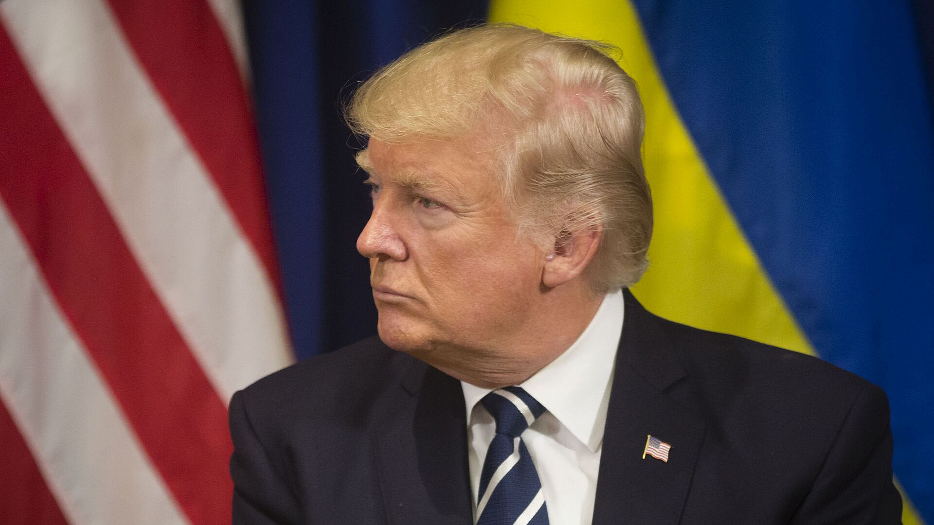 Трамп не видит угрозы в диалоге с Россией без Зеленского