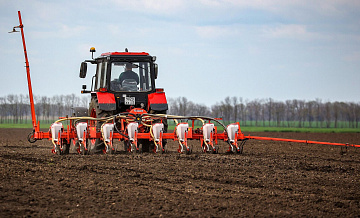 Посевная на Кубани уже идет полным ходом, отметил Путин