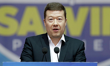 Спикер парламента Чехии назвал провокацией флаг Украины в центре Праги