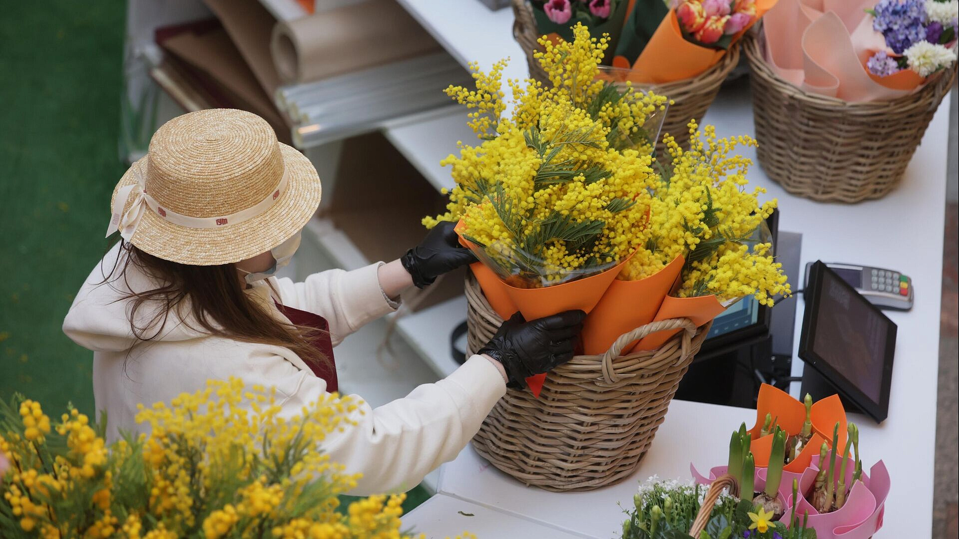 Международный женский день — 8 марта