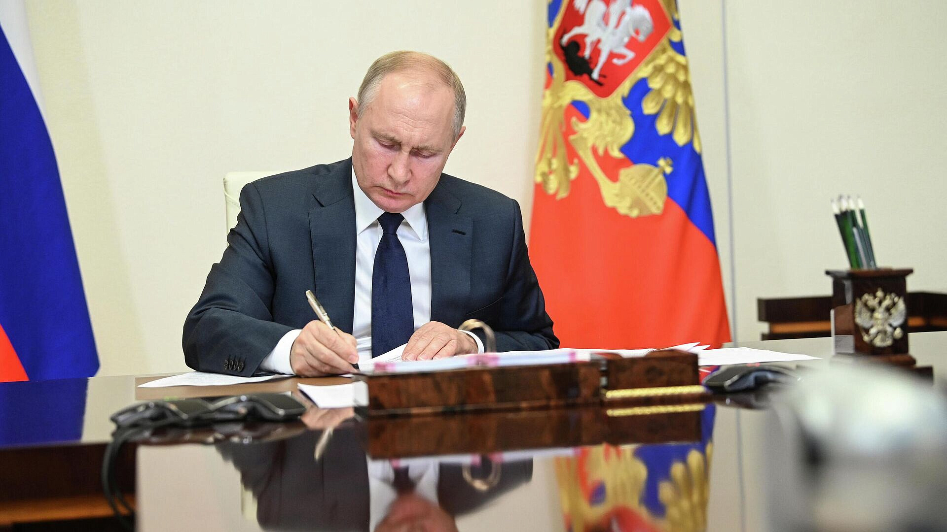 Путин присвоил 33 мотострелковому полку звание "гвардейский"