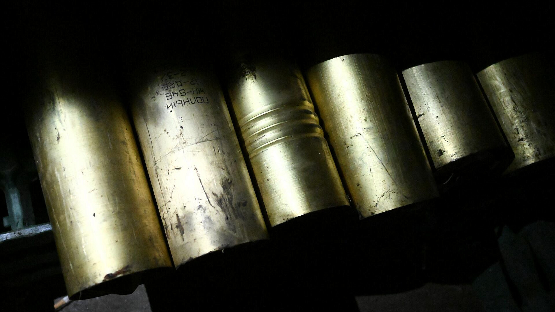 Около 90 артснарядов обнаружили в тайнике в ЛНР, сообщили в комендатуре