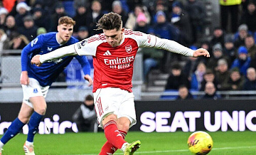 "Арсенал" разгромил "Тоттенхэм" в лондонском дерби на матче АПЛ