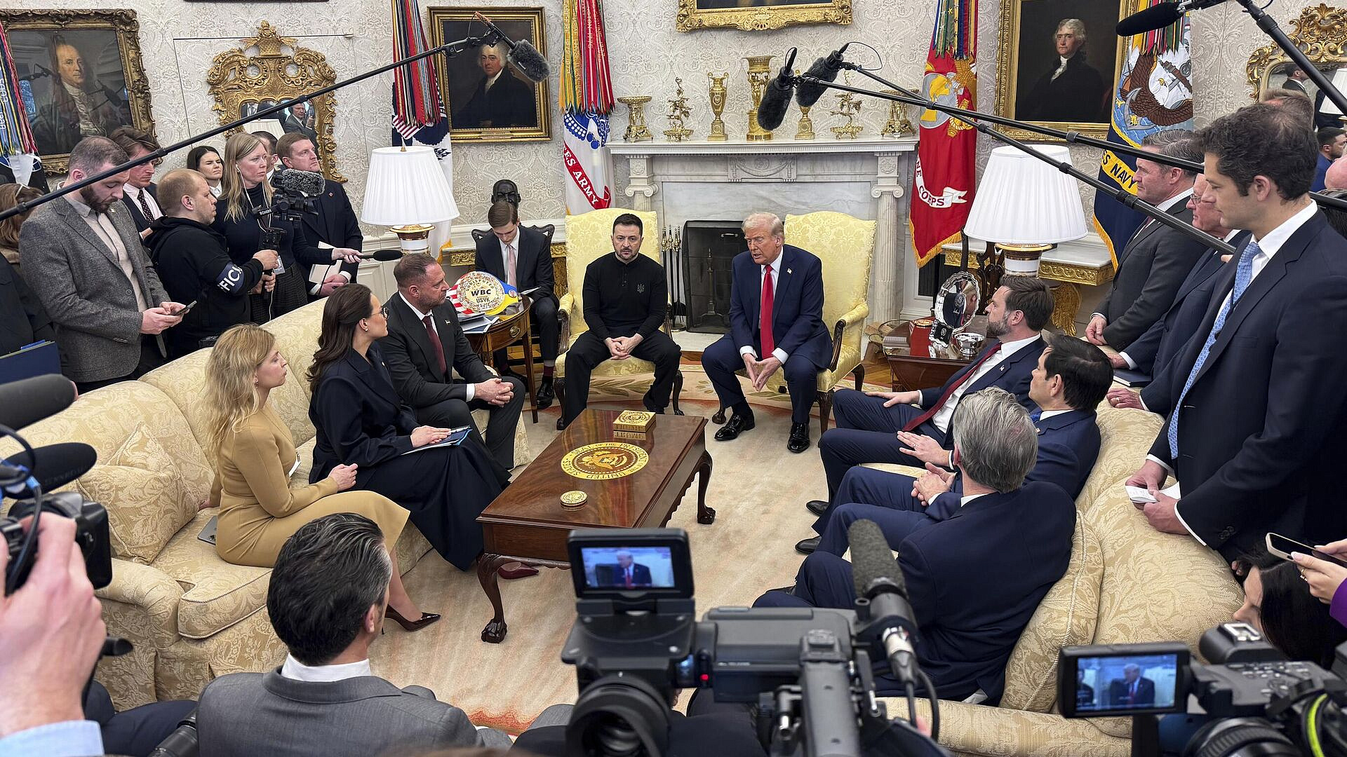 Зеленский перечил Трампу и Вэнсу во время встречи в Белом доме