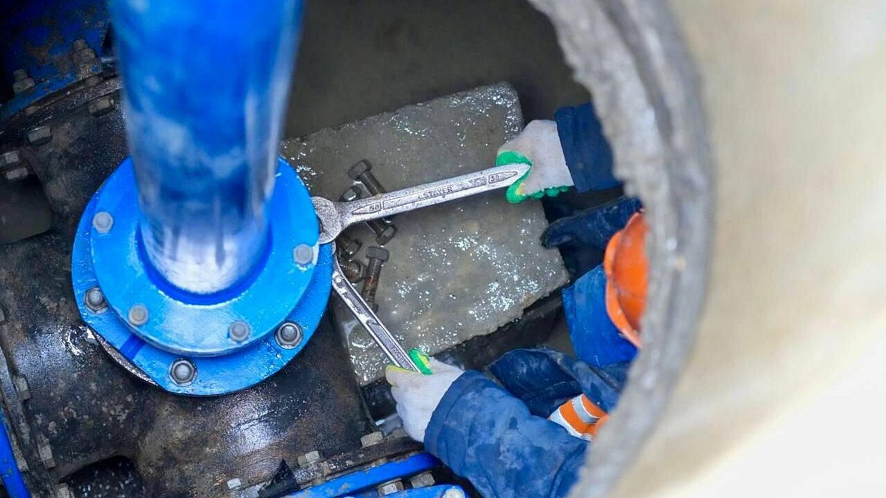 Более 26 км сетей водоснабжения обновили и построили в 2025 году в Москве