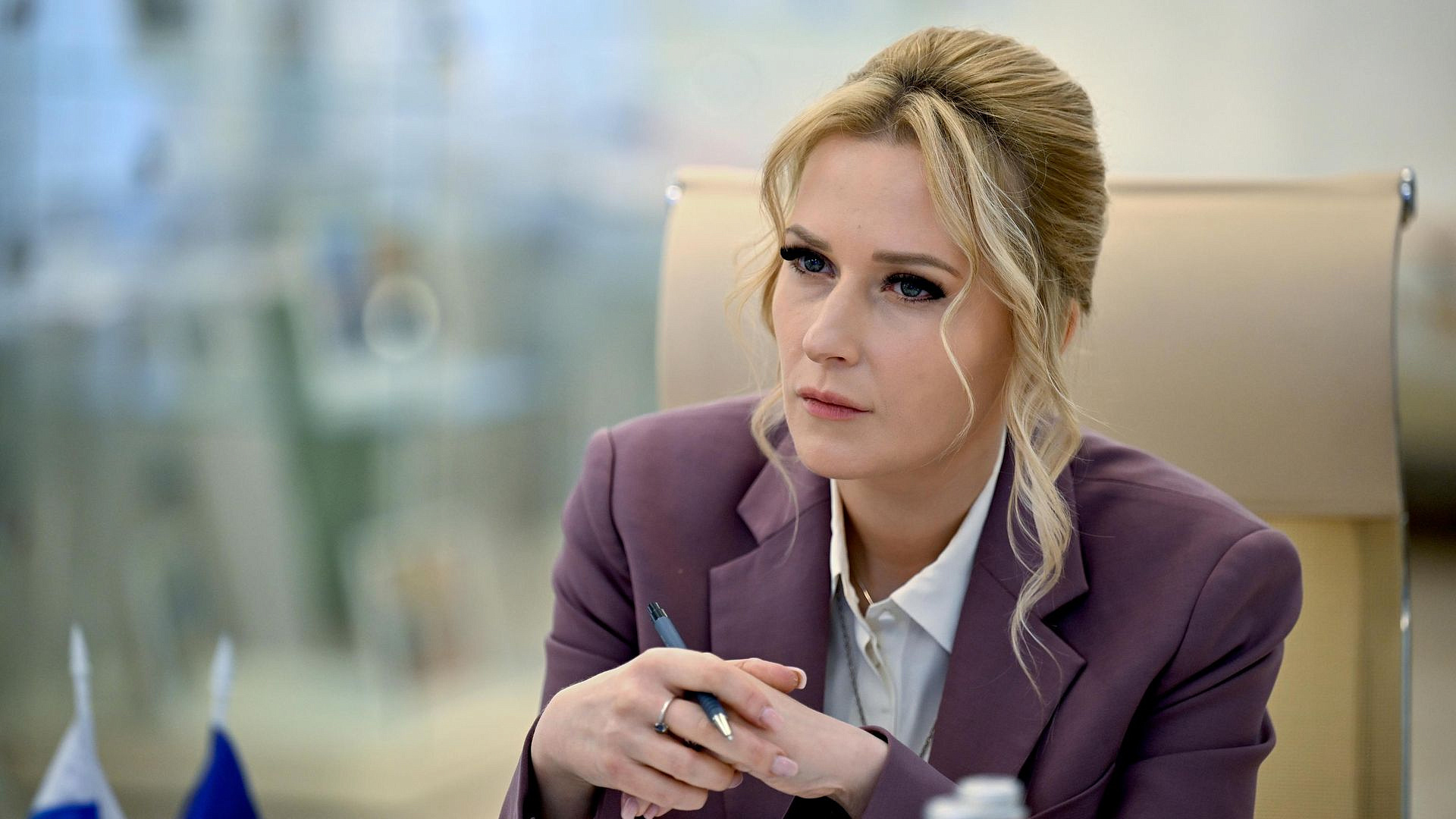 Лантратова помогла бойцу получить статус ветерана