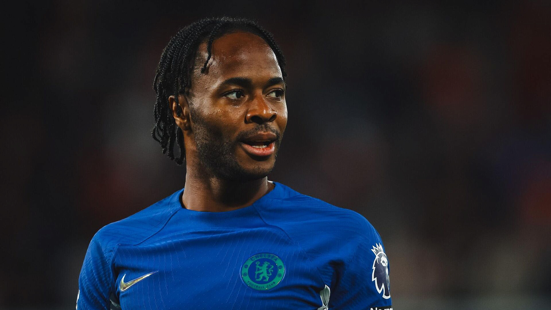 "Челси" расторг контракт со Стерлингом