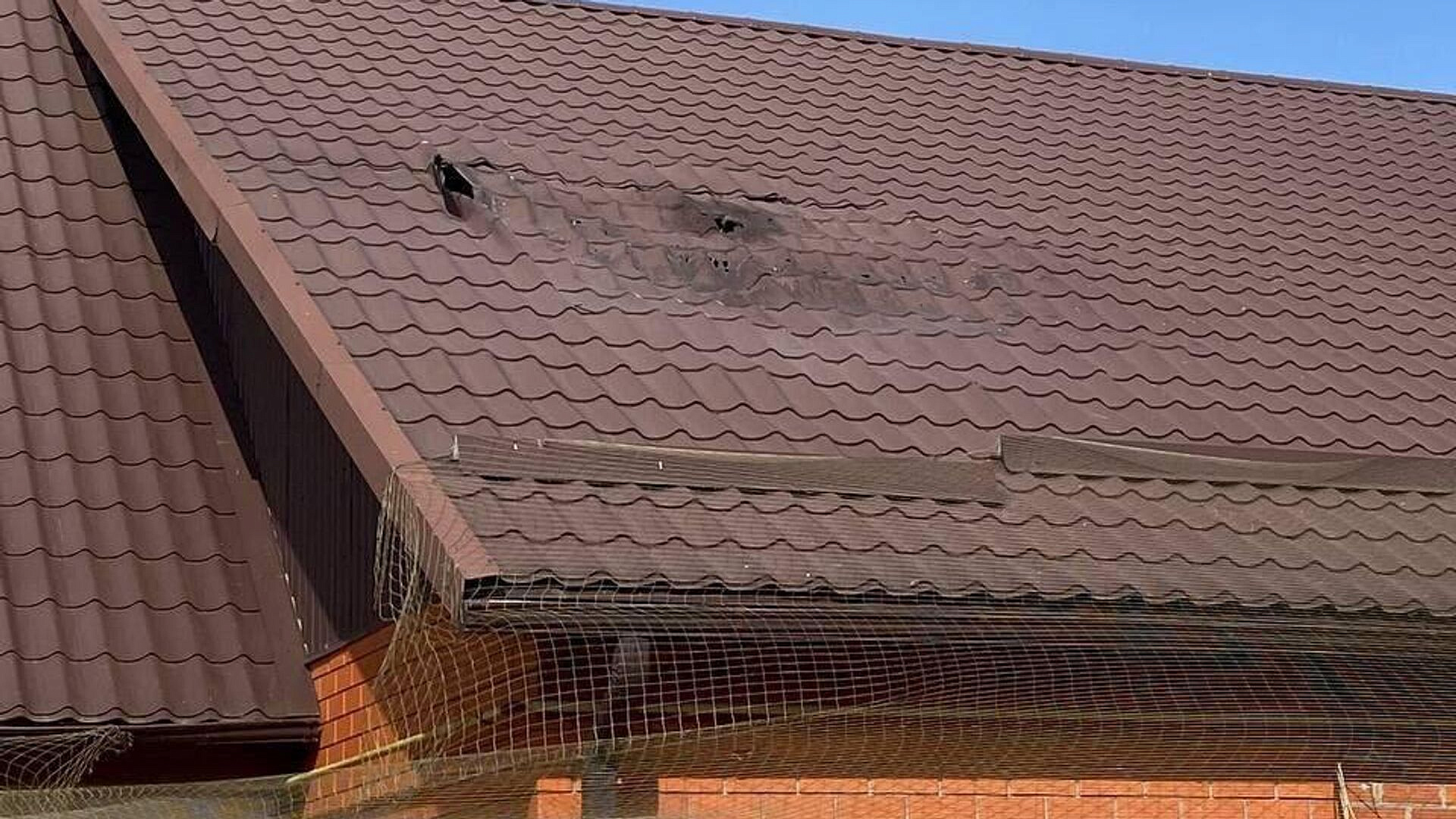 Дроны ВСУ повредили соцобъект и дома в Белгородской области