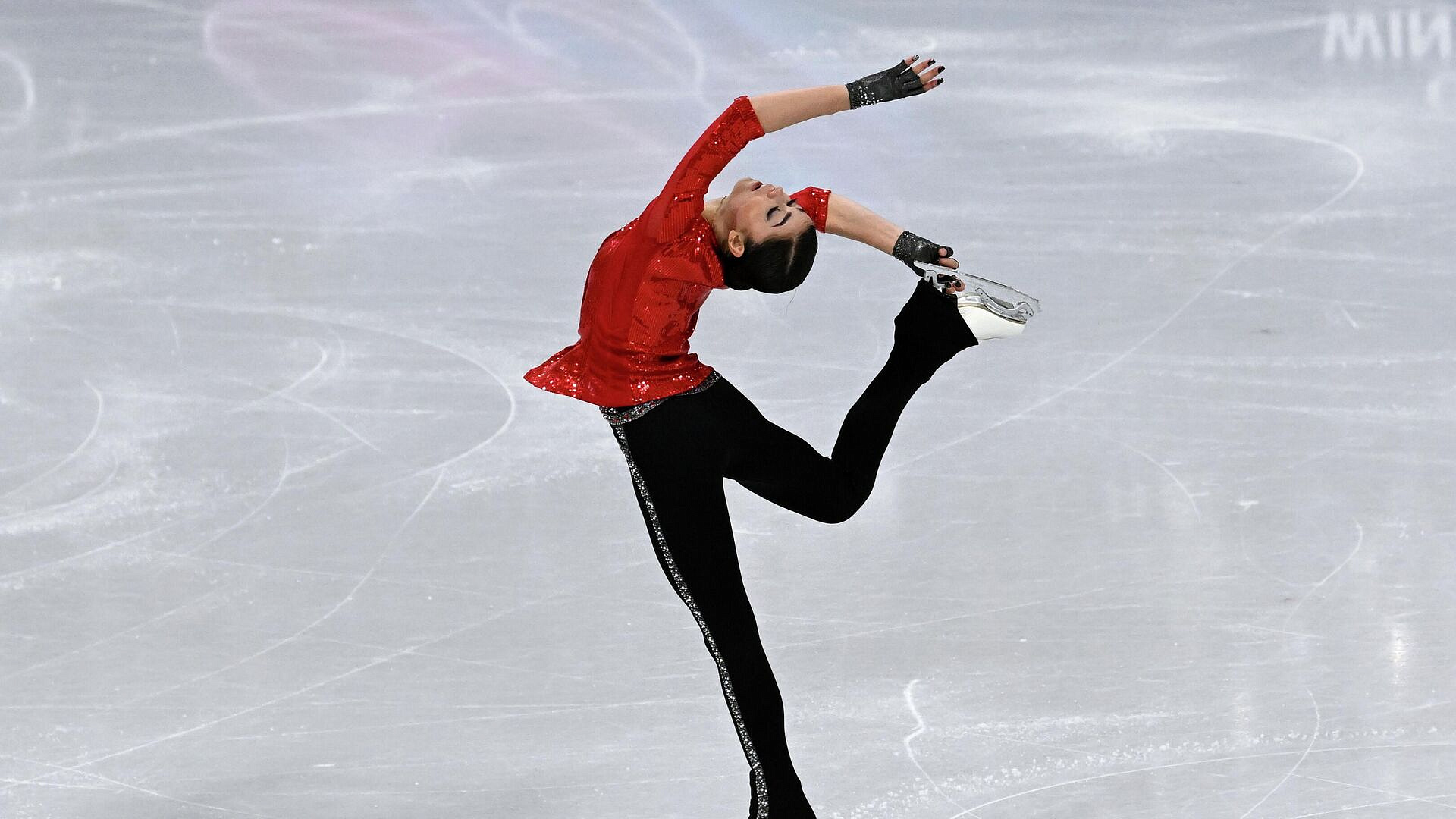 Петросян идет пятой после короткой программы на Олимпиаде