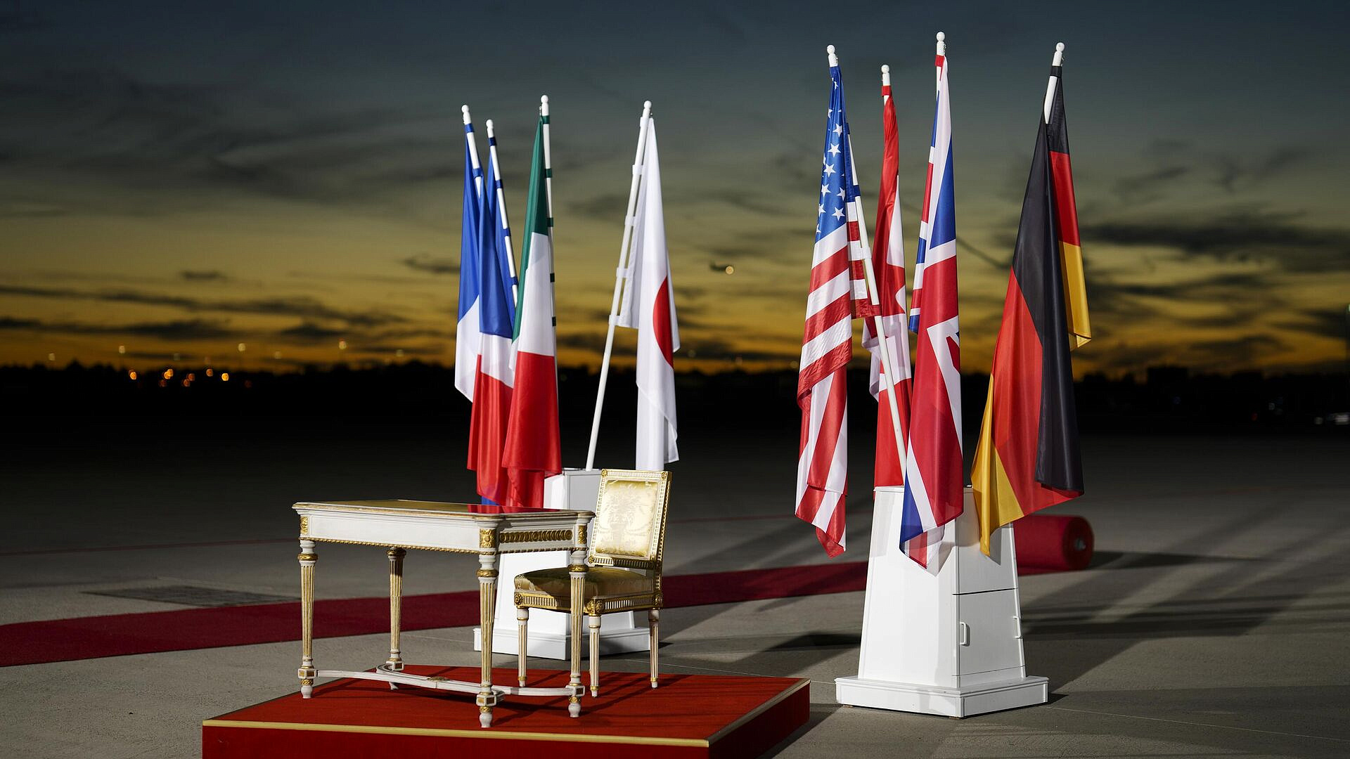 В коммюнике G7 не будет пункта о российской нефти, пишет Bloomberg