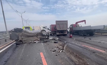 Названа возможная причина массового ДТП на трассе "Крым"