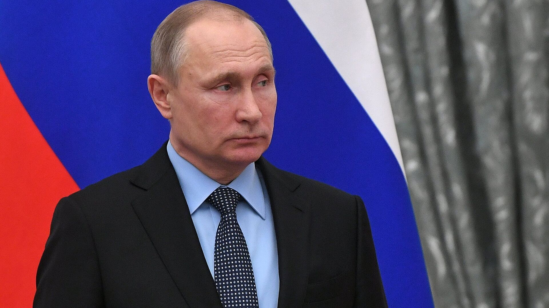 Путин присвоил почетное звание прима-балерине "Кремлевского балета"