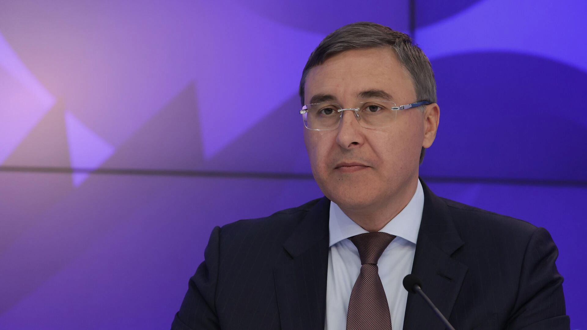 В 2026 году в России расширят сеть инженерных школ, заявил Фальков