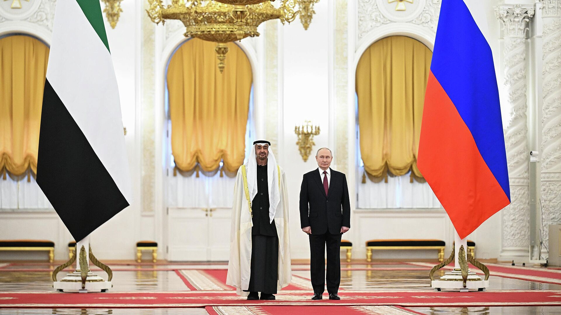 Путин и президент ОАЭ переговорили с главой Сбербанка Грефом в Кремле