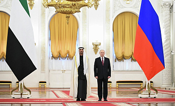 Путин и президент ОАЭ переговорили с главой Сбербанка Грефом в Кремле