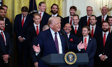 Трамп назвал Бобровского легендарным вратарем во время приема в Белом доме