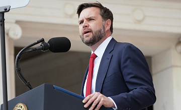 Вэнс признался, что устал от политики в США