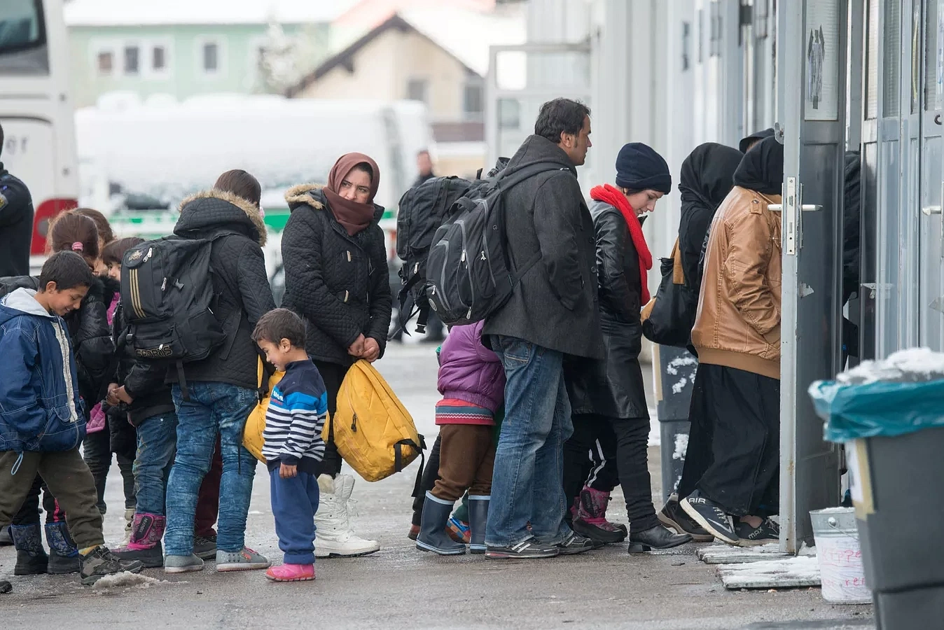 В ФРГ могут перестать выдавать наличные беженцам