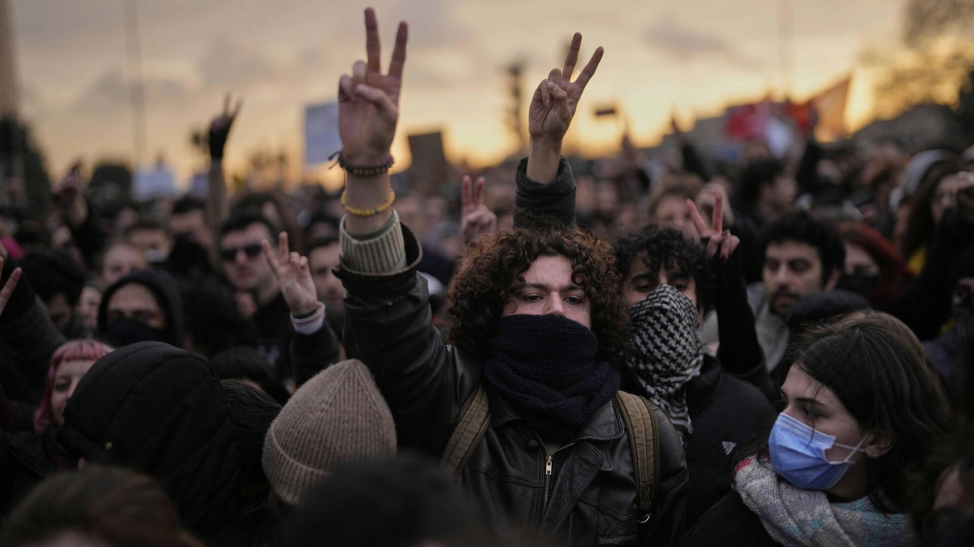 Оппозиция Турции прекращает вечерние митинги у мэрии Стамбула