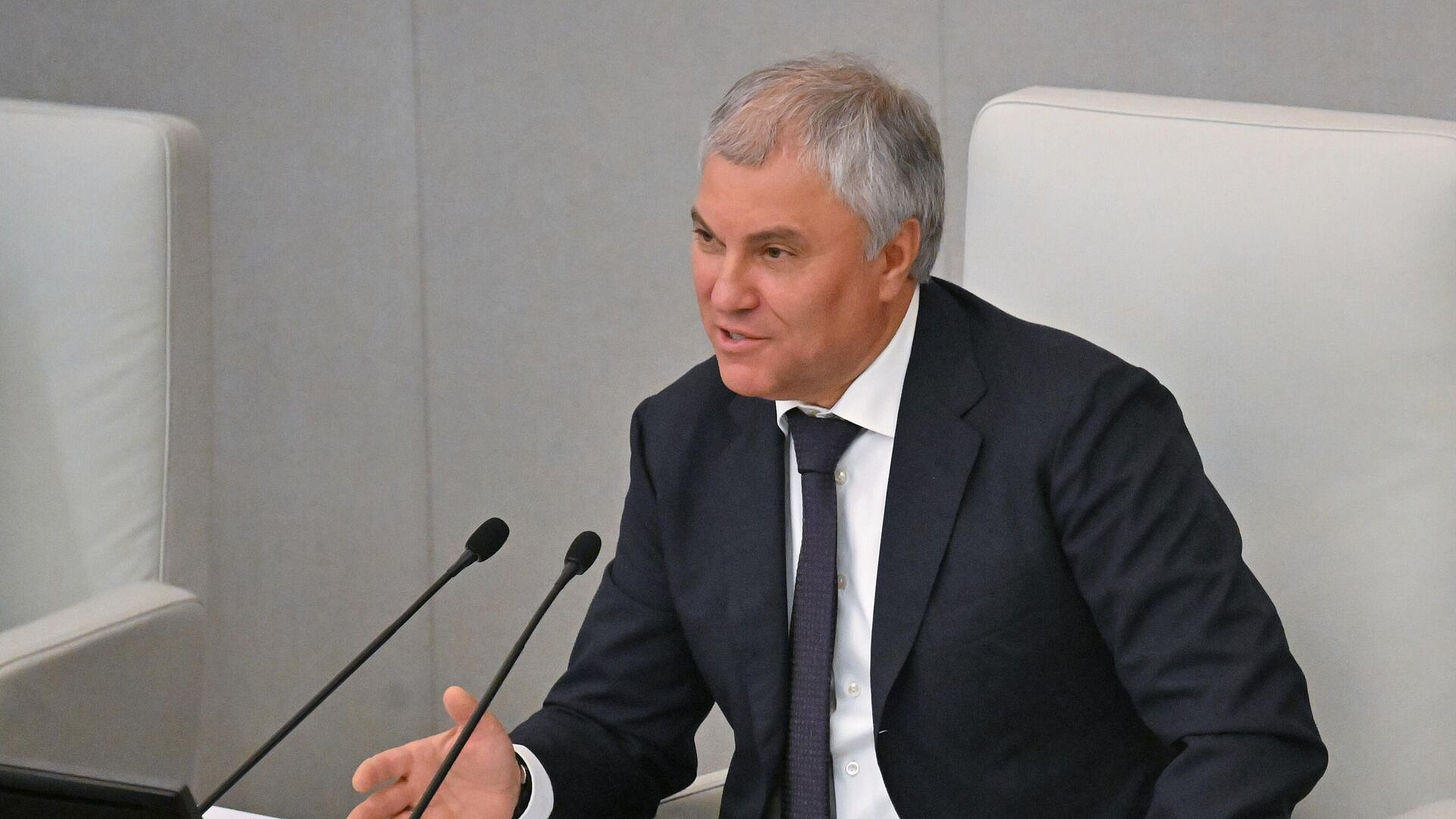 Володин поблагодарил Мантурова и всех, кто занимался развитием ОПК